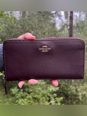 COACH Long Zip-Around Pebble Leather Wallet Credit Card Holder AUTHENTIC